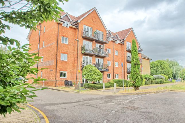 2 bed flat for sale in Loxley Court, Crane Mead, Ware SG12