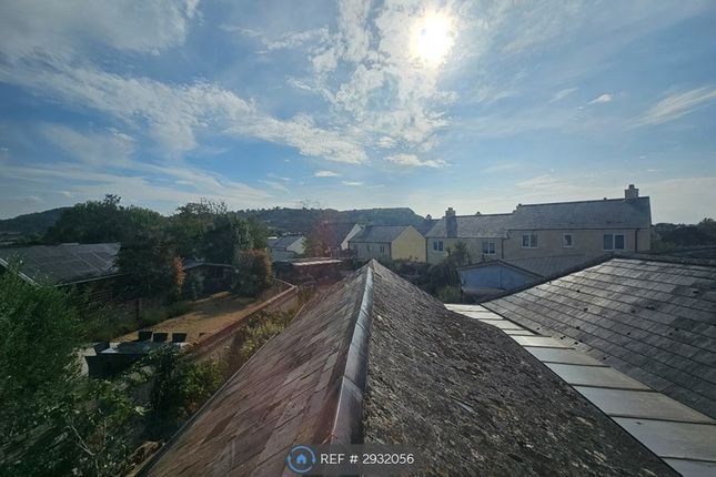 Fore Street, Flat  Brockwell, Seaton photo 2