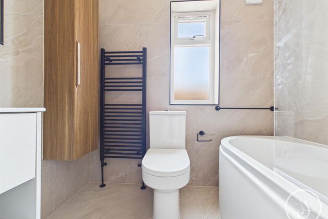 6, Copperfield Drive, Leeds photo 4
