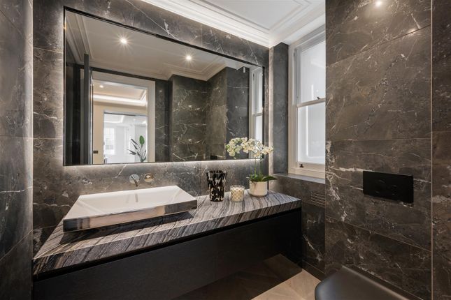 Flat 33, Drayton Court, Drayton Gardens, London photo 4