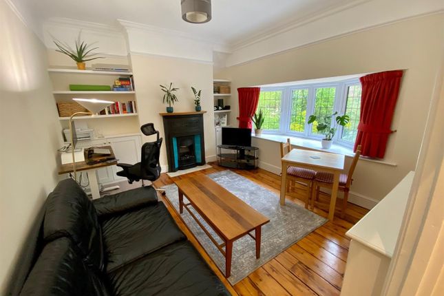 Flat to rent in Frithwood Avenue, Northwood