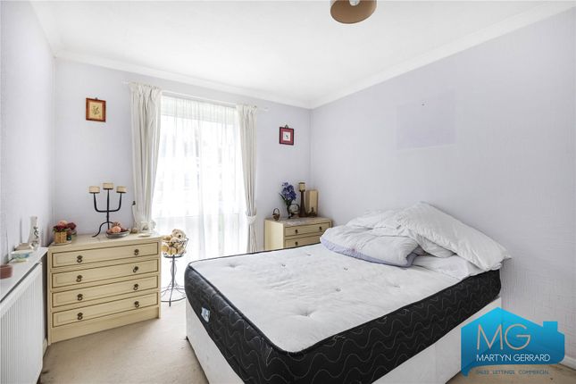 Flat for sale in Gallus Close, London
