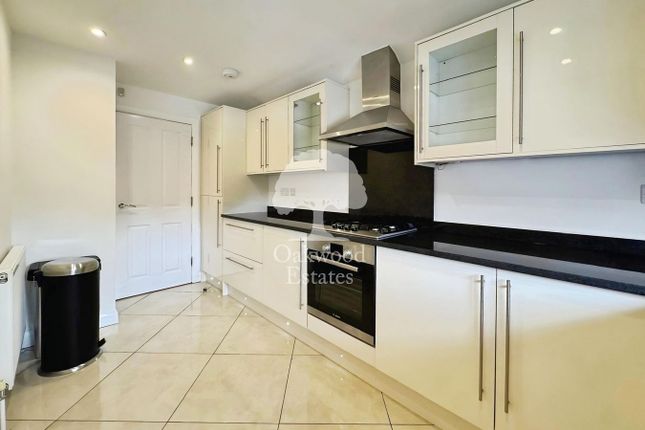 35a, High Street, Burnham photo 3