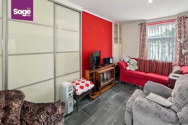 10, Blaencuffin Road, Abertillery photo 2