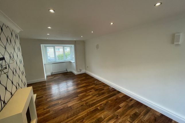 21 Bwlch Crescent, Neath photo 3