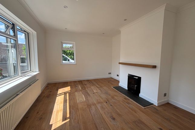5, Honiton photo 2