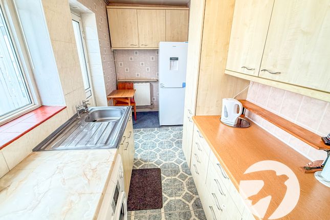 66, Ridgebrook Road, London photo 3