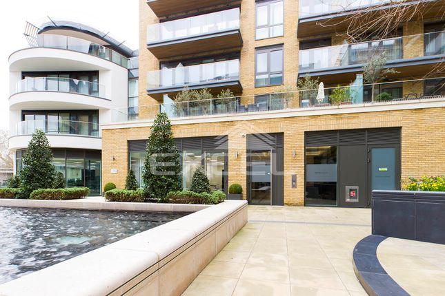 Penthouse to rent in Quayside House, Kew Bridge Road, Brentford