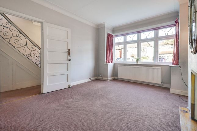 22 Hillmont Road, Esher photo 3