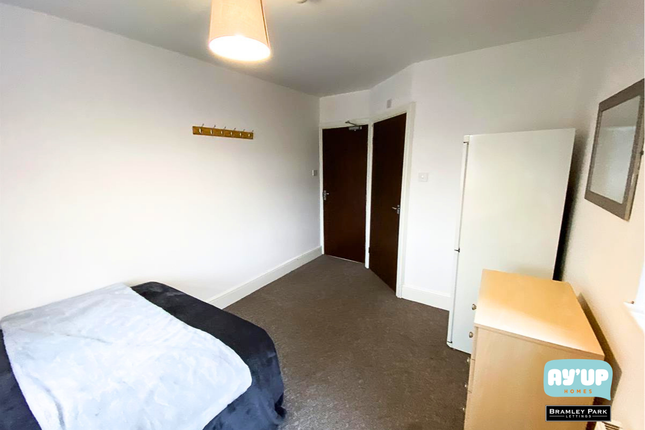 Room 3, 116 Milton Walk, Doncaster photo 3