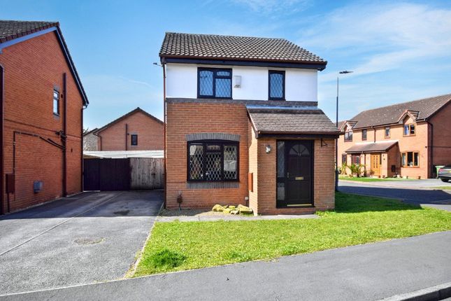 3-bed house on 67, Parkinson Close, West Yorkshire, £235,000
