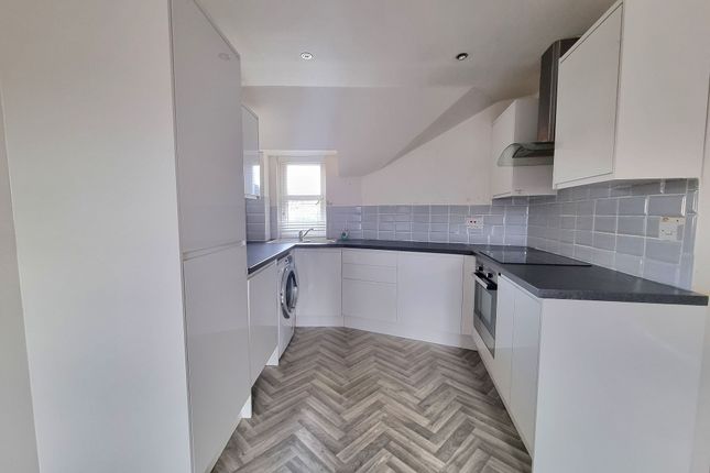 Apt 10, The Courtyard, Sale photo 3