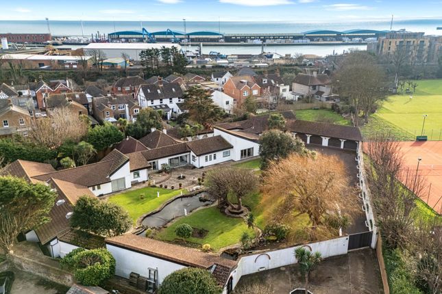 27 Park Lane, Brighton photo 3
