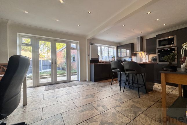 11 Ridgwood Avenue, Blackpool photo 5