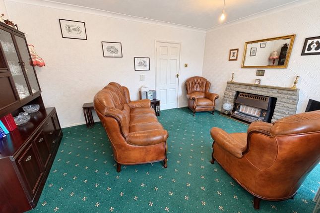30, Lynval Road, Brierley Hill photo 3