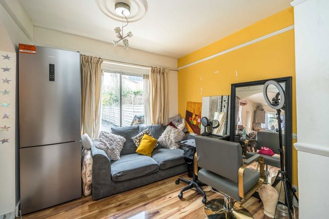 50, Bishops Park Road, London photo 3
