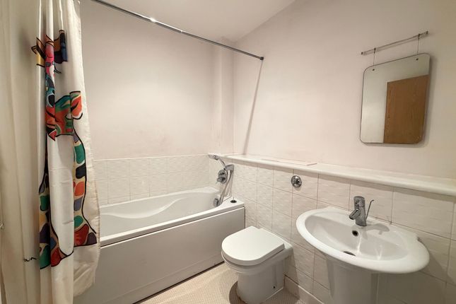 2 Jodrell Drive, Warrington photo 4