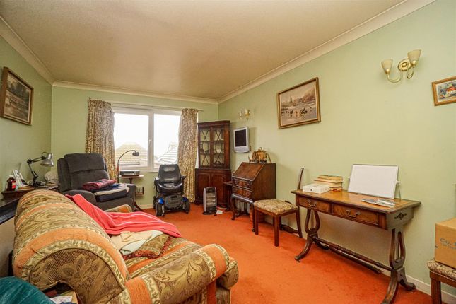 47 Homedane House, Denmark Place, Hastings photo 2