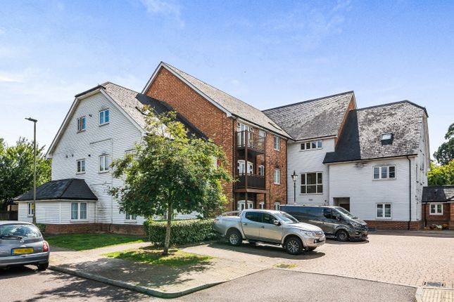 Thumbnail Flat for sale in Brosse Way, Bromley, London