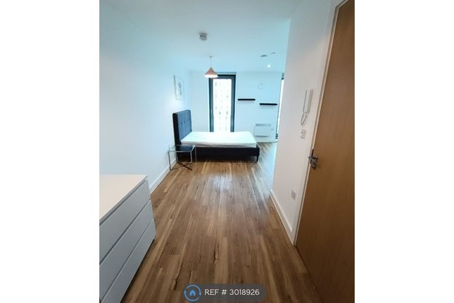 Apartment, Michigan Point Tower B Michigan Avenue, Salford photo 3