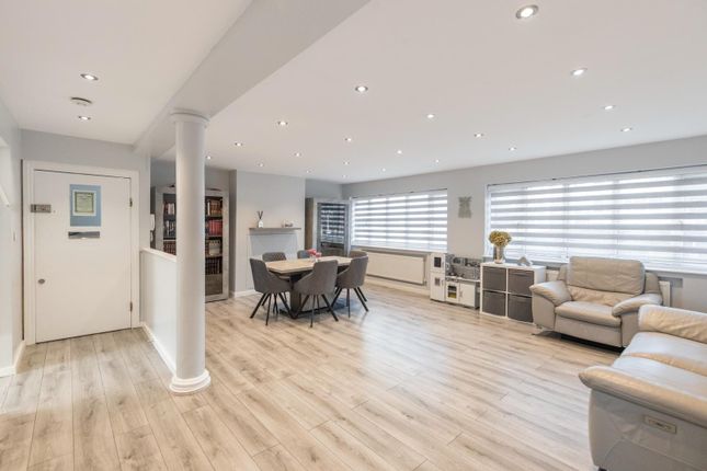 Thumbnail Flat for sale in Highfield Road, London