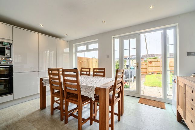 24, Philippa Close, Somerset photo 2