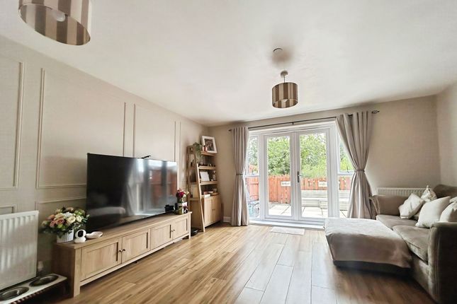 7 Maes Y Rhedyn, Bridgend photo 2