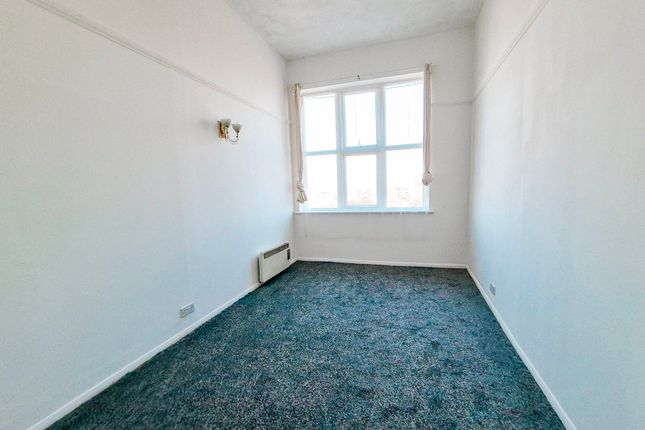 Flat 93, Stanford House, East Tilbury, Tilbury photo 4