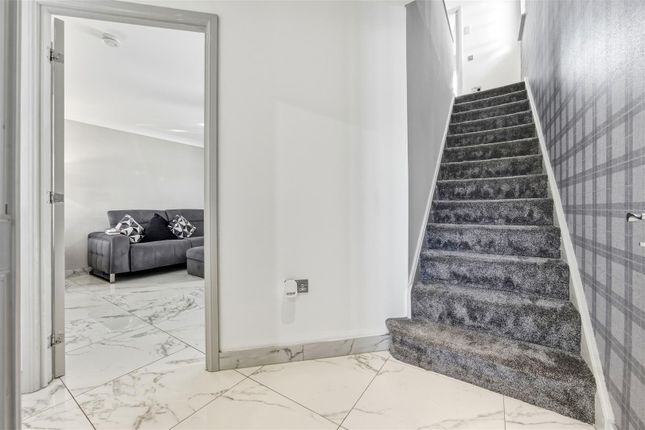 35, Parkbrae Avenue, Glasgow photo 3