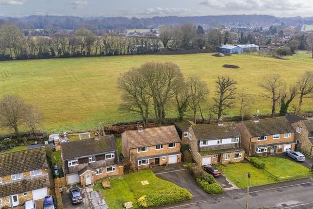 7, Lowlands Crescent, Great Kingshill photo 3