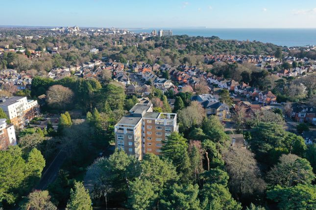 Flat for sale in 15 The Avenue, Poole