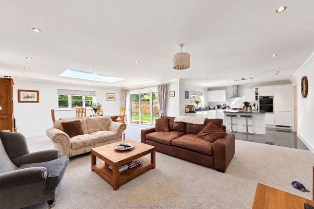 Primrose Cottage Sandy Lane, Crawley photo 3