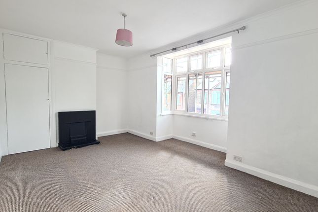 57a Greenford Avenue, London photo 4