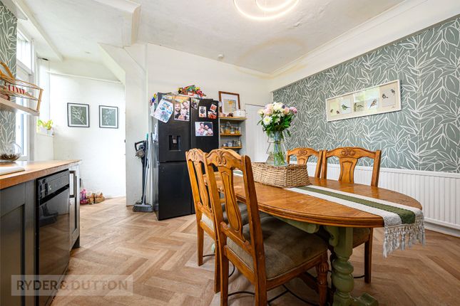 111, Cowcliffe Hill Road, Huddersfield photo 4