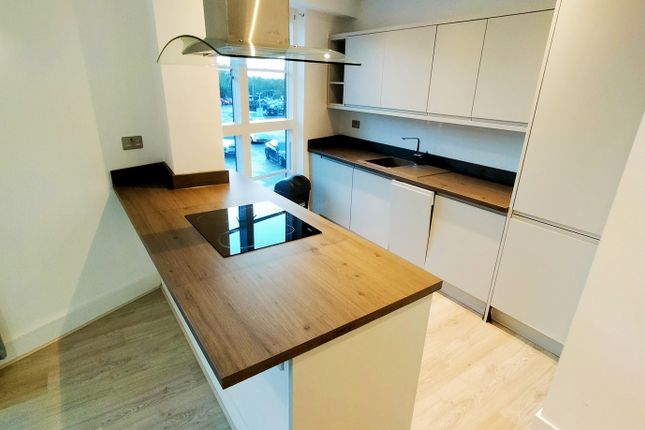 Flat to rent in Station Parade, Letchworth Garden City