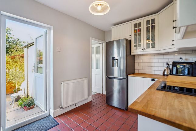 30 Totteridge Avenue, High Wycombe photo 4