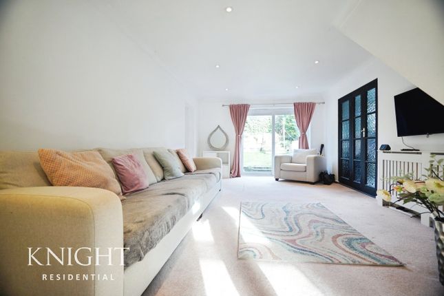 4, Bailey Dale, Colchester photo 3