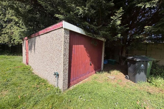 Studio parking on Garage, Cinderford, £3,000