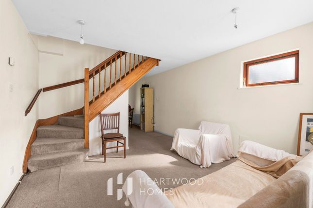 8, Repton Green, St. Albans photo 2