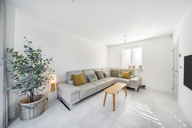 7, Uttley Lane, Beaconsfield photo 2