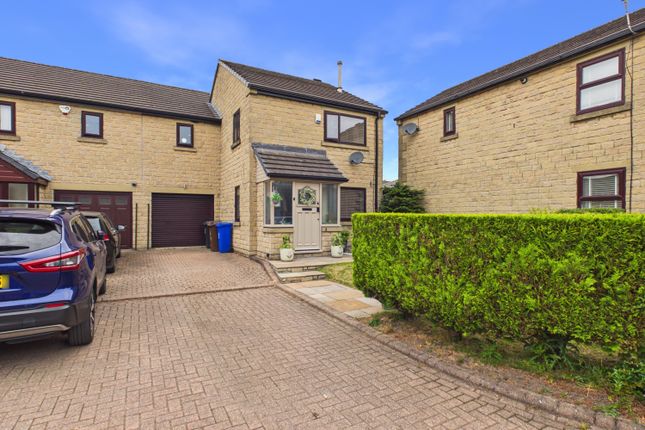 2, Waterfoot Cottages, Hyde photo 2