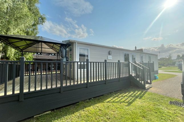 2-bed caravan on Tydd St. Giles Golf & Leisure Centre,46 St Andrews Lodge, Kirkgate, Wisbech, £95,000
