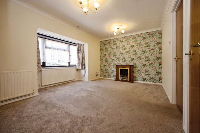 18, Ledburn Grove, Leighton Buzzard photo 4