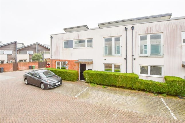 4-bed house on Clock House Rise Coxheath, Maidstone, £400,000