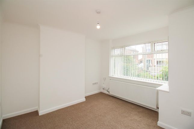23, Alden Crescent, Pontefract photo 4