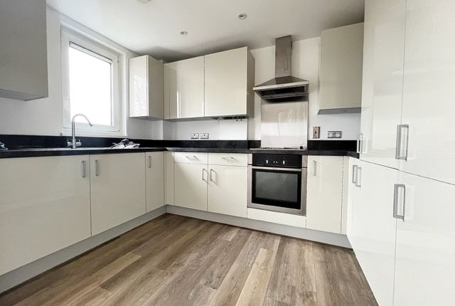 20 Foundry House, West Green Drive, CRAWLEY photo 2
