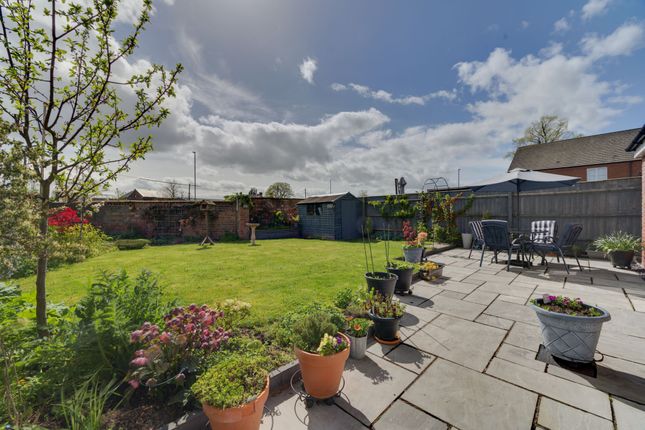 12 Malpas Close, Sandbach photo 4