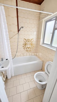 46 Dagnall Park, LONDON photo 4