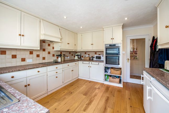 Hill View, Southwick Road, Fareham photo 2