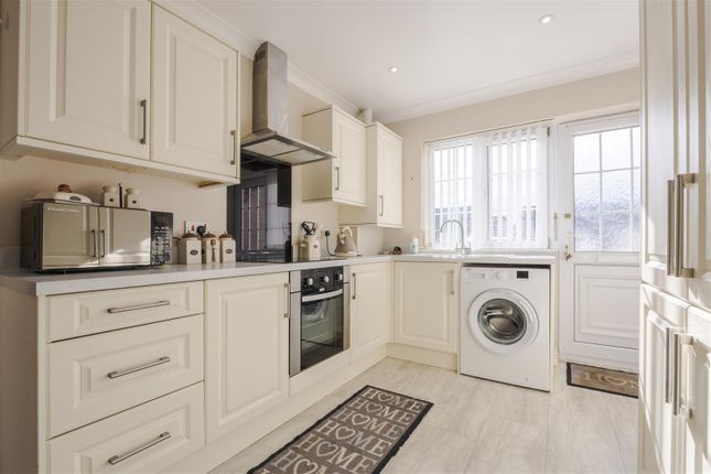 8, Glanford Way, Scunthorpe photo 2